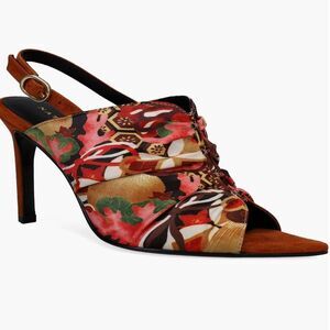 NWT Natori Reen pointed toe slingback sandal Size 9